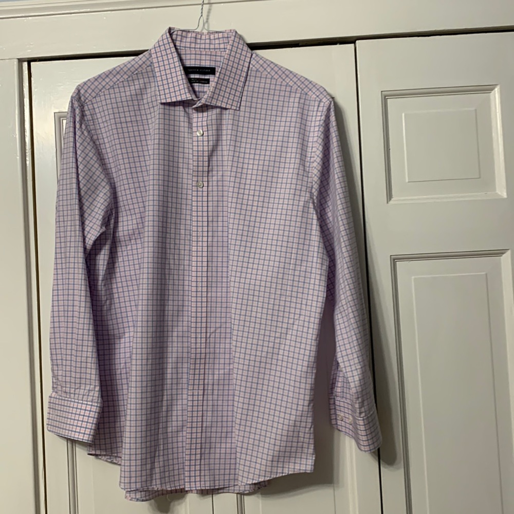 Tommy Hilfiger dress Shirt. XL. Size 17 33-33.